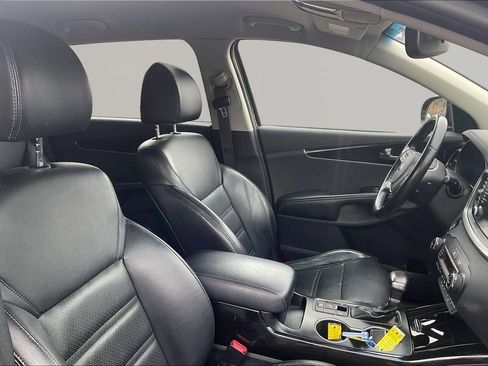 Used 2019 Kia Sorento EX image 31