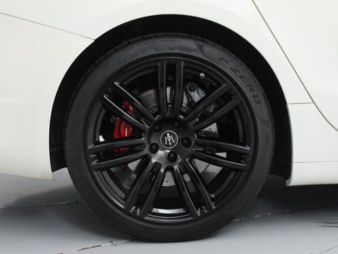 Certified 2023 Maserati Ghibli Modena RWD image 19
