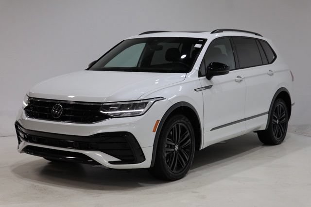 Used 2022 Volkswagen Tiguan SE R-Line FWD image 3