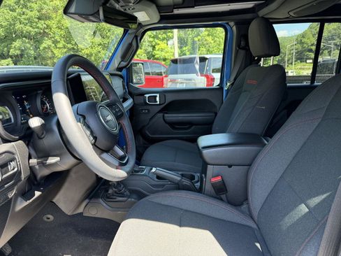 Used 2024 Jeep Wrangler Unlimited Rubicon w/ Capability Package AWD/4WD image 5