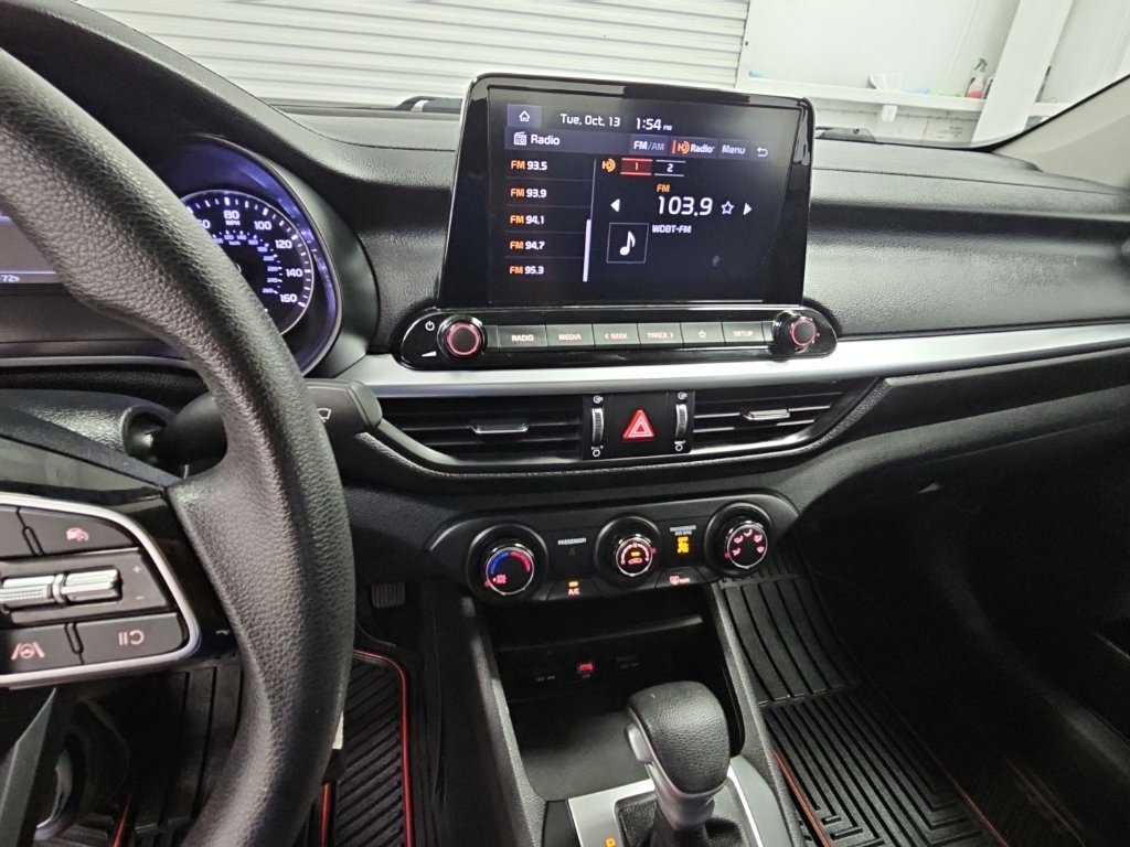 Used 2022 Kia Forte LXS FWD image 13