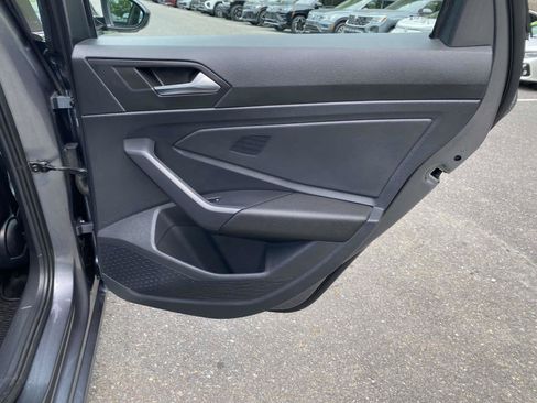 Used 2023 Volkswagen Jetta SE FWD image 27