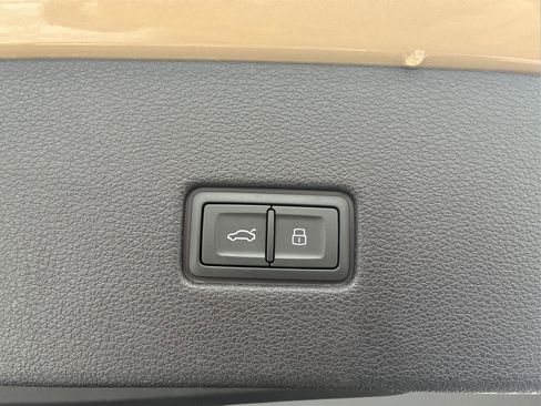 Used 2024 Audi SQ8 Premium Plus w/ 23" Wheel Package image 39