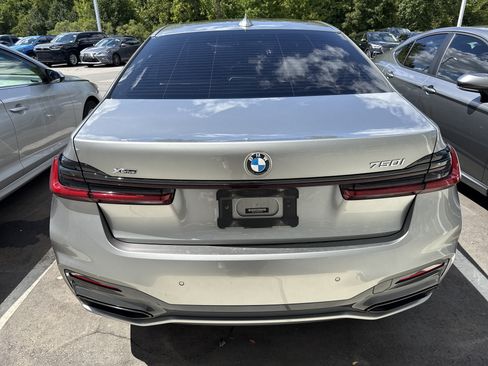 Used 2021 BMW 750i xDrive w/ Executive Package AWD/4WD image 7