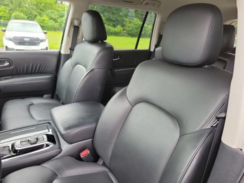 Used 2024 Nissan Armada SV AWD/4WD image 5