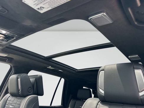 New 2026 Cadillac Escalade Platinum Luxury w/ LPO, Floor Liner Package AWD/4WD image 9