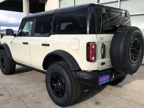 New 2025 Ford Bronco Badlands image 24