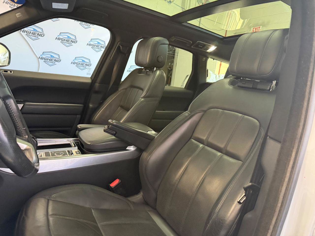 Used 2019 Land Rover Range Rover Sport HSE AWD/4WD image 16