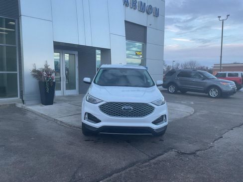 Used 2024 Ford Edge SEL w/ Convenience Package image 8