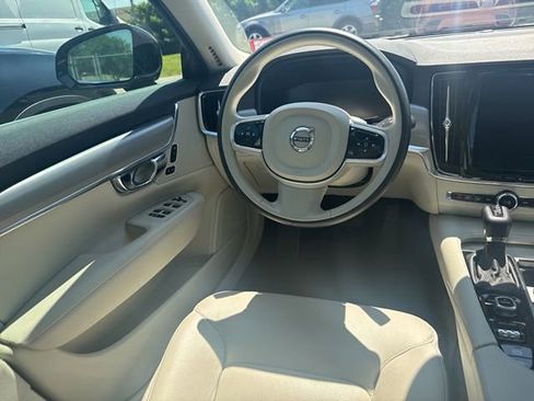 Used 2017 Volvo S90 T6 Momentum w/ Vision Package AWD/4WD image 16