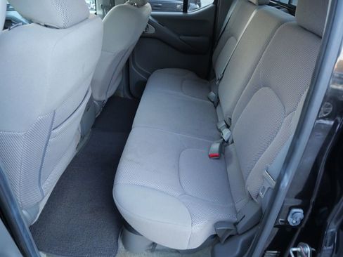 Used 2017 Nissan Frontier SV image 19