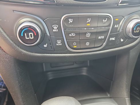 Certified 2022 Chevrolet Equinox RS w/ LPO, Floor Liner Package AWD/4WD image 24