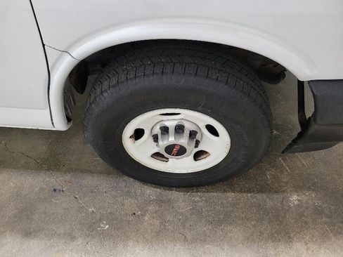 Used 2020 GMC Savana 3500 w/ Driver Convenience Package image 16