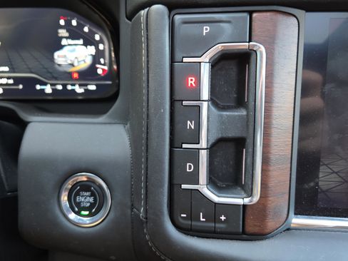 Used 2023 GMC Yukon XL Denali Ultimate w/ LPO, Floor Liner Package AWD/4WD image 25