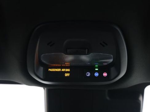 Used 2025 Buick Envista Sport Touring FWD image 39