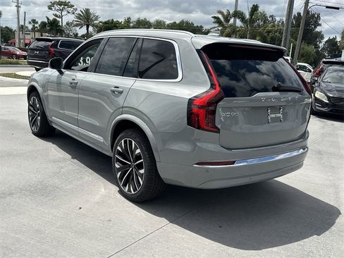 New 2025 Volvo XC90 B6 Plus w/ Protection Package Premier image 8