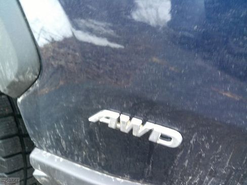 Used 2022 Toyota RAV4 XLE Premium image 3