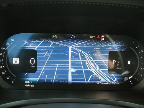 Used 2025 Volvo V60 B5 Cross Country Plus image 32