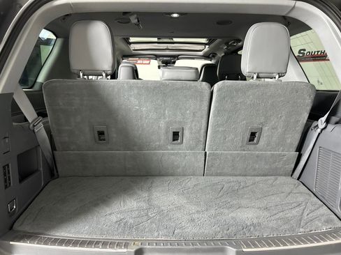 Used 2019 Lincoln Navigator Reserve image 22