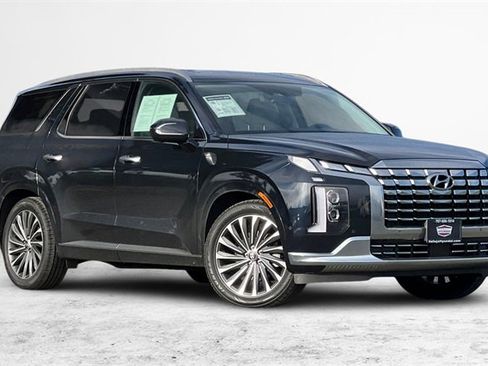 Used 2023 Hyundai Palisade Calligraphy image 1