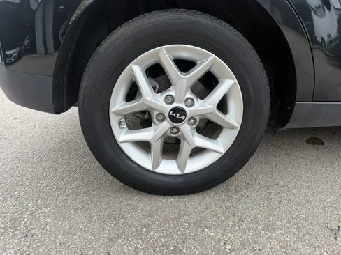 Used 2023 Kia Soul LX w/ LX Technology Package FWD image 33