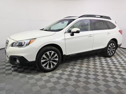 Used 2016 Subaru Outback 2.5i Limited image 2