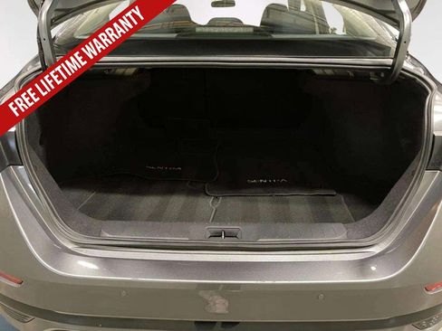 Used 2025 Nissan Sentra SR FWD image 28