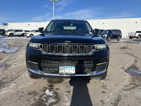 Used 2022 Jeep Grand Cherokee L Limited image 3