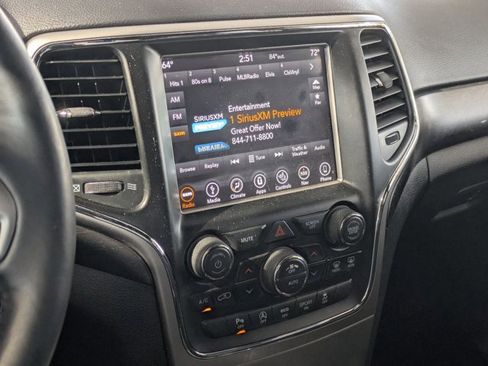 Used 2018 Jeep Grand Cherokee Altitude AWD/4WD image 13