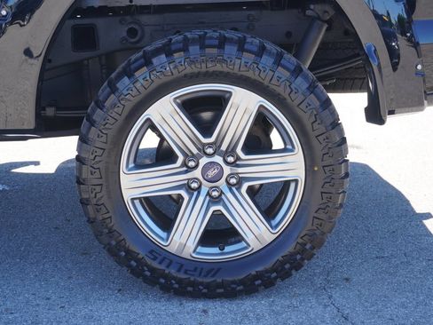 Used 2018 Ford F150 Lariat w/ Equipment Group 502A Luxury AWD/4WD image 11