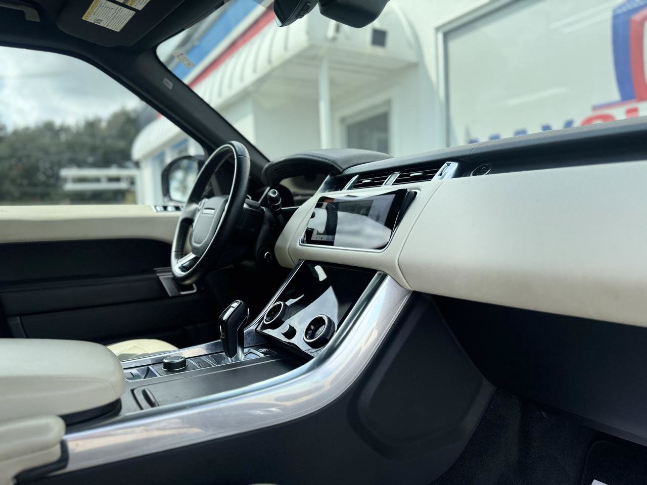 Used 2020 Land Rover Range Rover Sport HSE AWD/4WD image 53