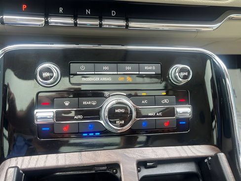 Used 2019 Lincoln Navigator Reserve AWD/4WD image 36