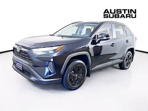 Used 2025 Toyota RAV4 XLE FWD image 3