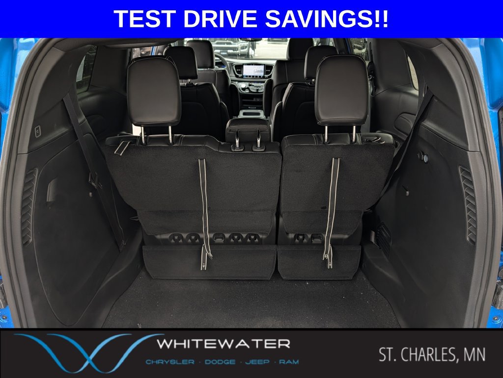 New 2026 Chrysler Pacifica Select AWD/4WD image 8