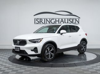 Certified 2025 Volvo XC40 B5 Core video 1