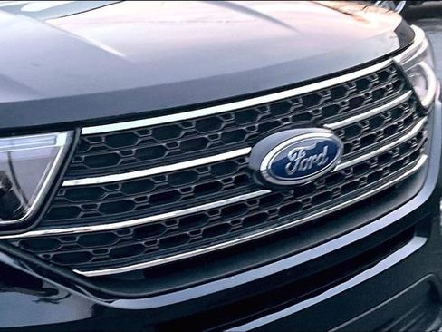 Used 2024 Ford Explorer XLT w/ Equipment Group 202A image 30