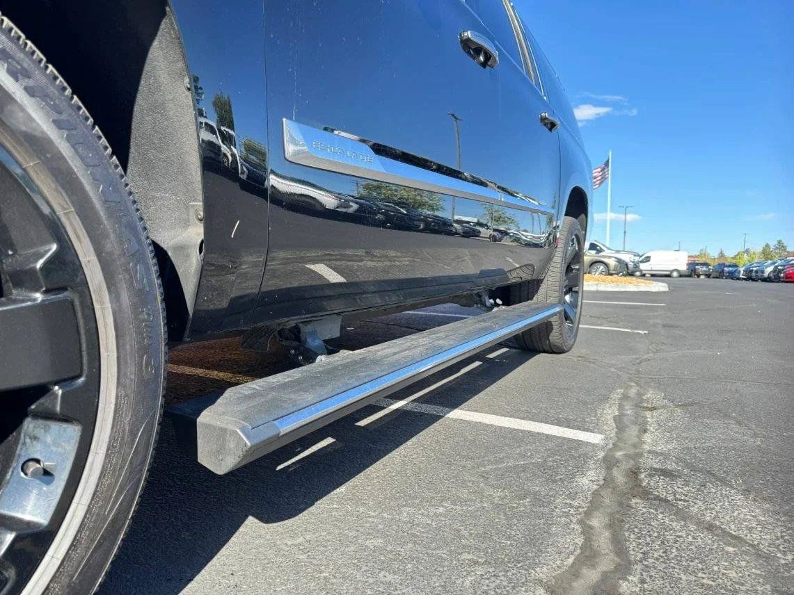 Used 2019 Cadillac Escalade ESV Premium Luxury AWD/4WD image 30