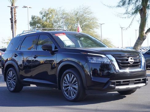 Certified 2025 Nissan Pathfinder SL w/ SL Premium Package image 4