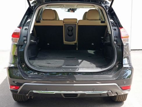 Used 2020 Nissan Rogue SV FWD image 9