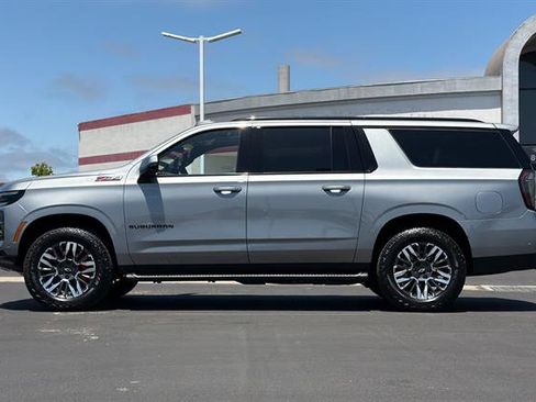 New 2026 Chevrolet Suburban Z71 w/ Z71 Off-Road Package AWD/4WD image 6