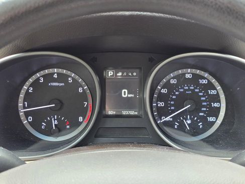 Used 2018 Hyundai Santa Fe Sport FWD image 17