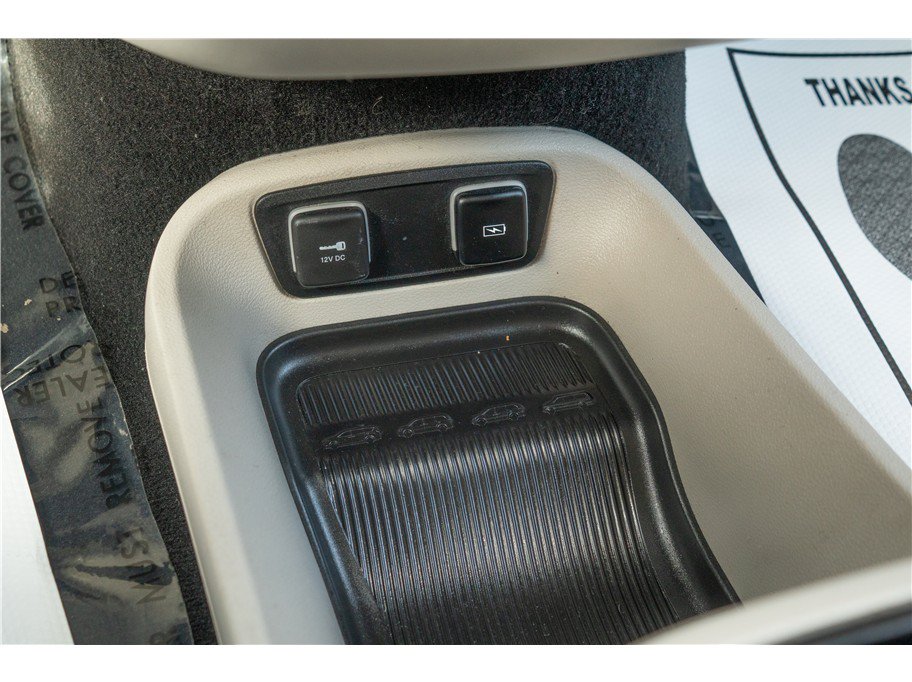 Used 2021 Chrysler Pacifica Touring-L FWD image 19