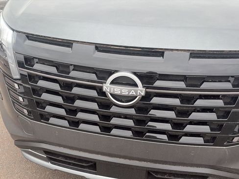 New 2026 Nissan Pathfinder SL image 11