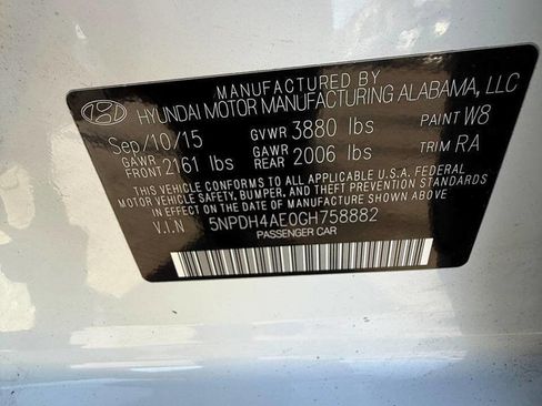 Used 2016 Hyundai Elantra SE image 31
