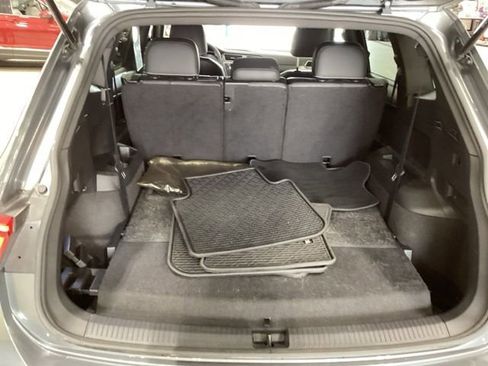 Certified 2023 Volkswagen Tiguan SE R-Line FWD image 16