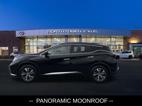 Used 2019 Nissan Murano SV w/ Premium Package image 2