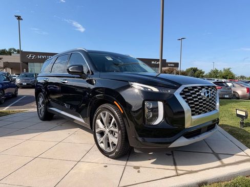 Used 2022 Hyundai Palisade Limited FWD image 11