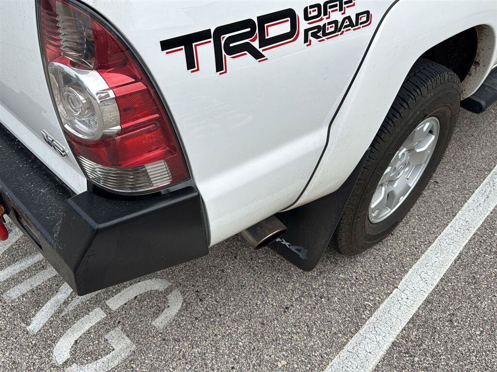 Used 2015 Toyota Tacoma 4x4 Double Cab w/ TRD Off-Road Package image 15