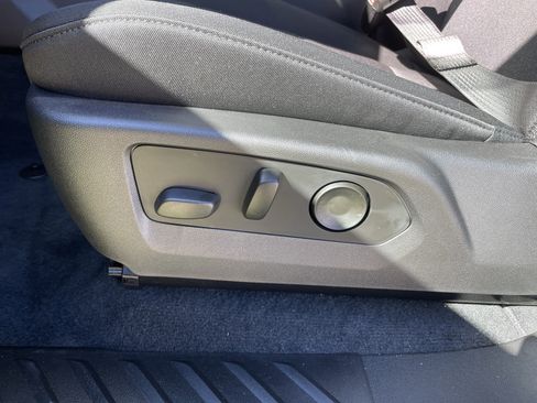 New 2026 Chevrolet Colorado W/T image 10