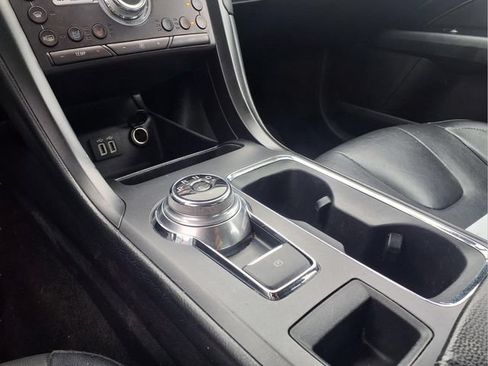 Used 2020 Ford Fusion Titanium AWD/4WD image 8